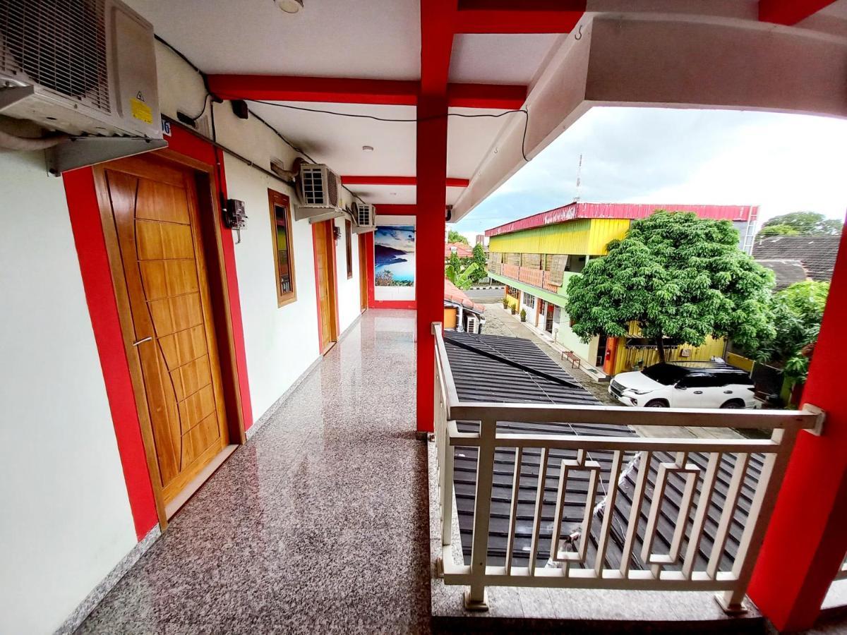 Harmony House Syariah Near Alun Alun Pati Mitra Reddoorz Ξενοδοχείο Εξωτερικό φωτογραφία