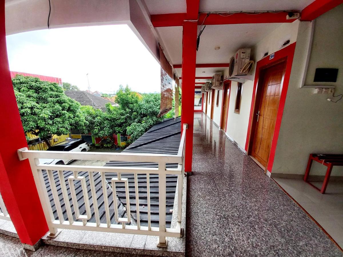 Harmony House Syariah Near Alun Alun Pati Mitra Reddoorz Ξενοδοχείο Εξωτερικό φωτογραφία